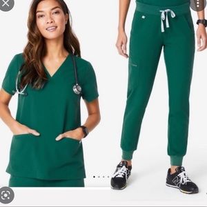 Figs Hunter Green Scrub Set